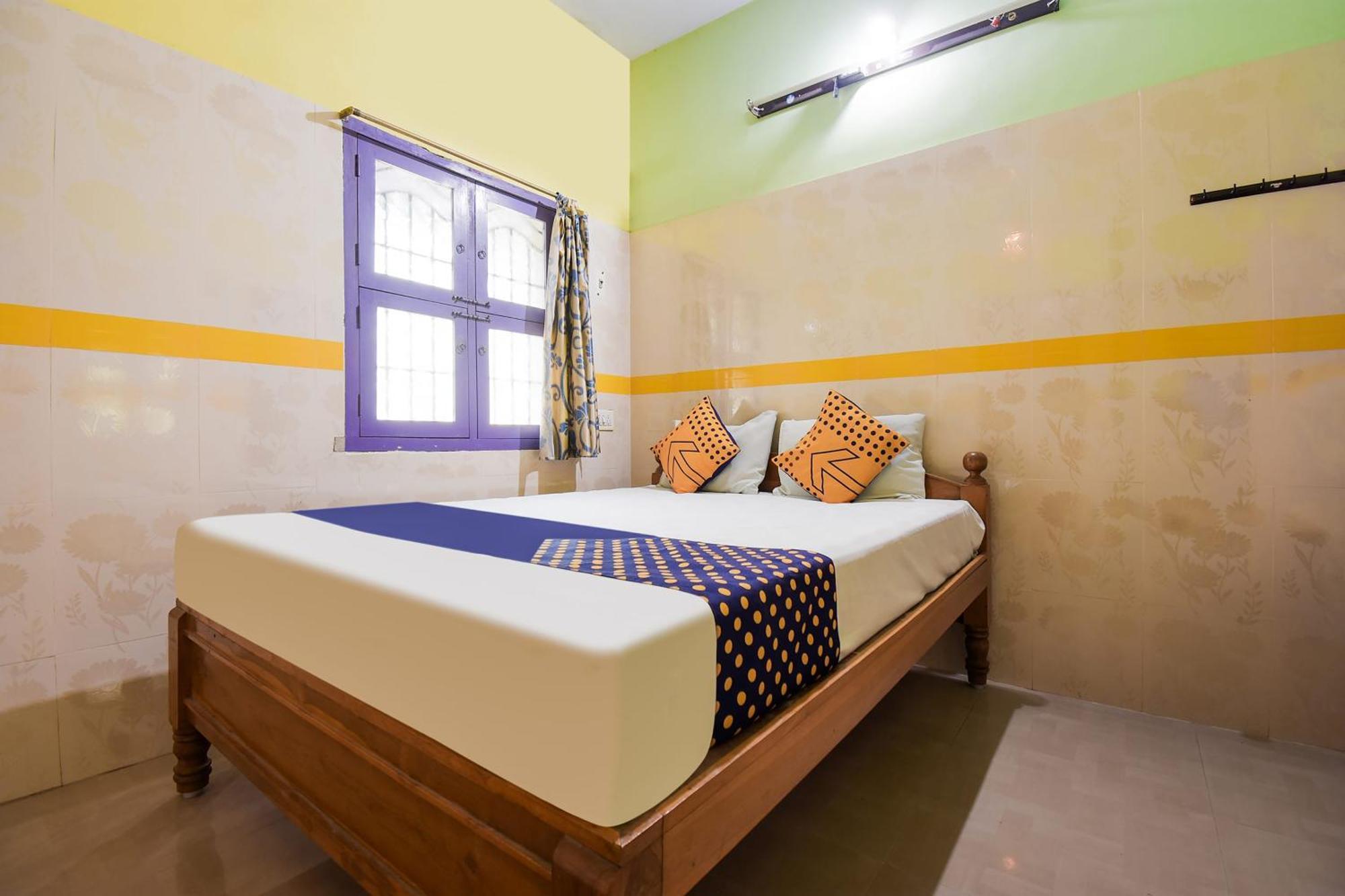 Hotel O K.S.Lodge Tribhuvanam Екстериор снимка