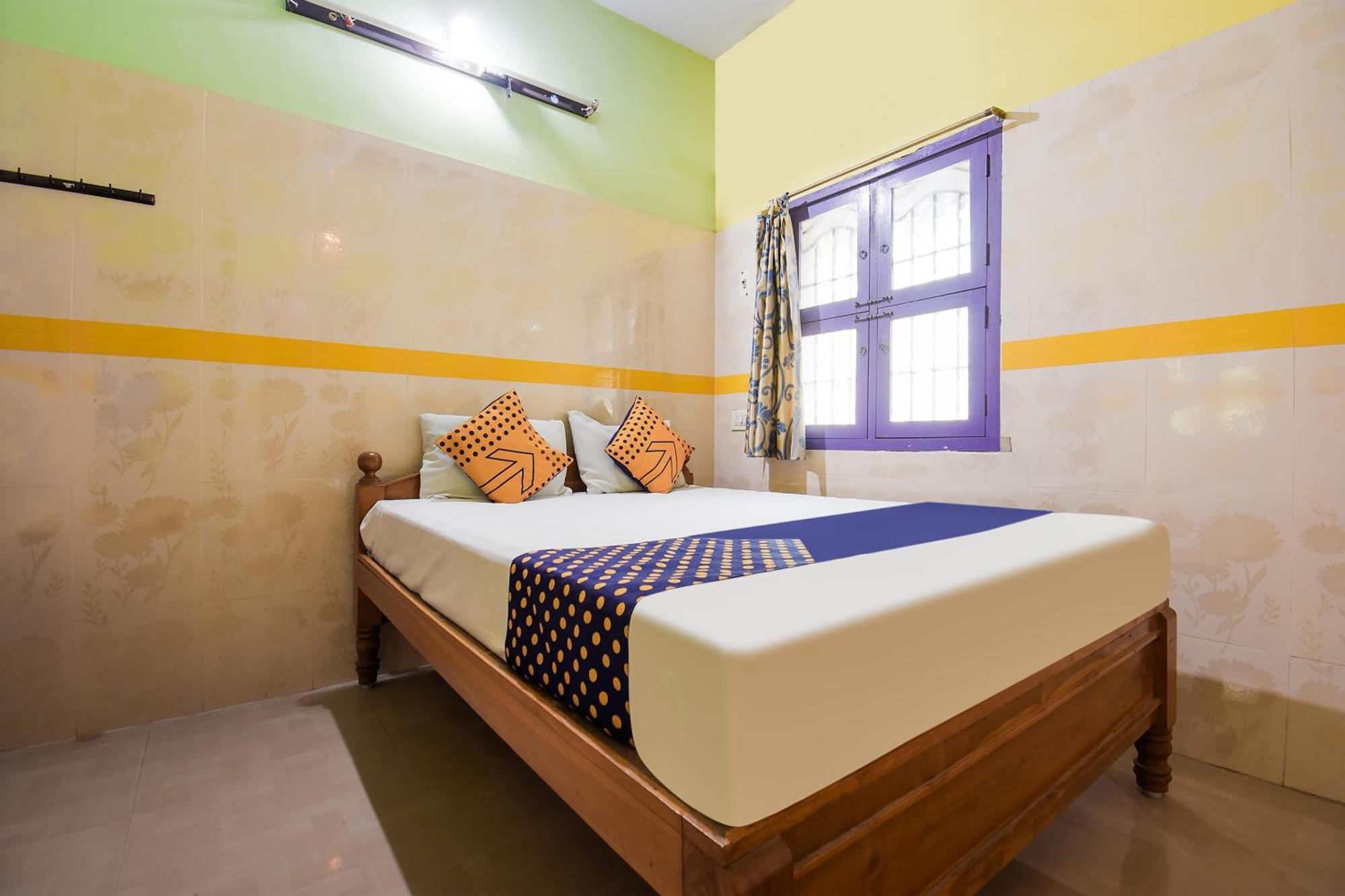 Hotel O K.S.Lodge Tribhuvanam Екстериор снимка